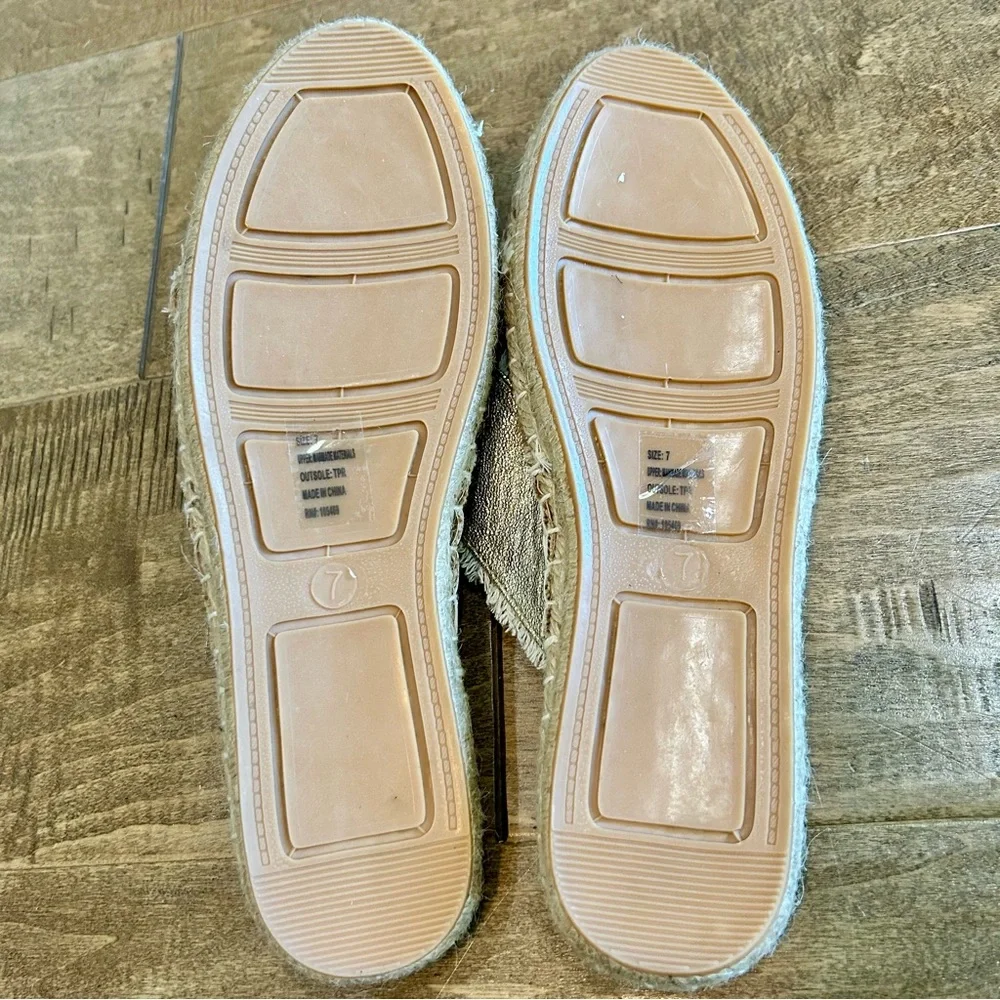 Olivia Miller Women’s Joseline Espadrille Slide Sandals Gold Size 7 NWT